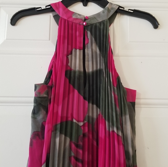 Trina Turk Pleated Dresses, Size Small - Picture 9 of 11